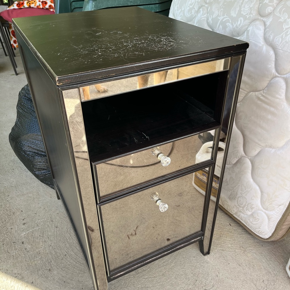 Night stand